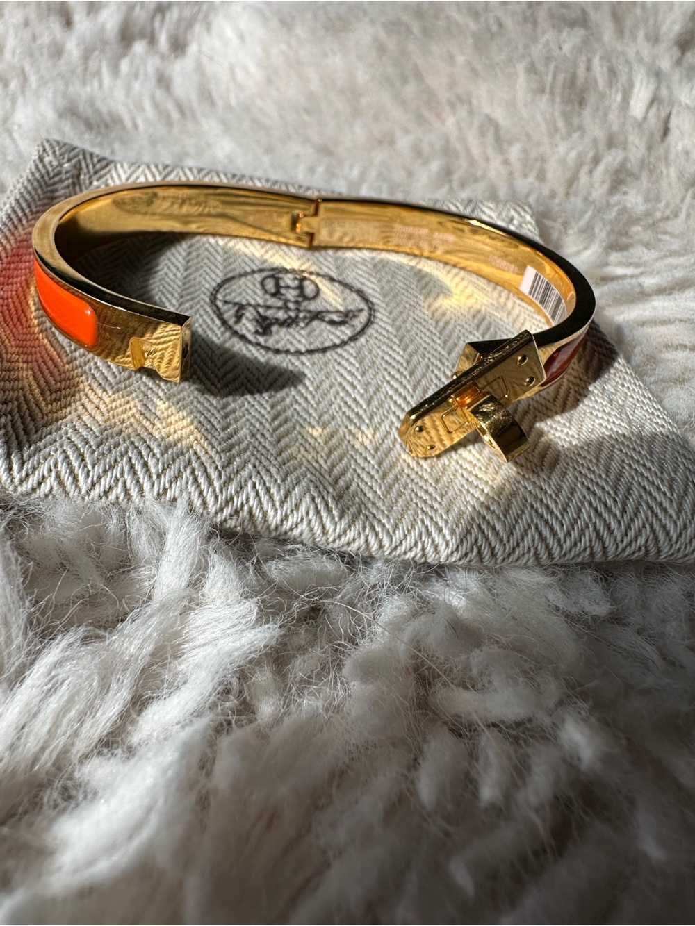 Hermes Kelly Bracelet in Gold-Tone Orange Enamel - Picture 6 of 6